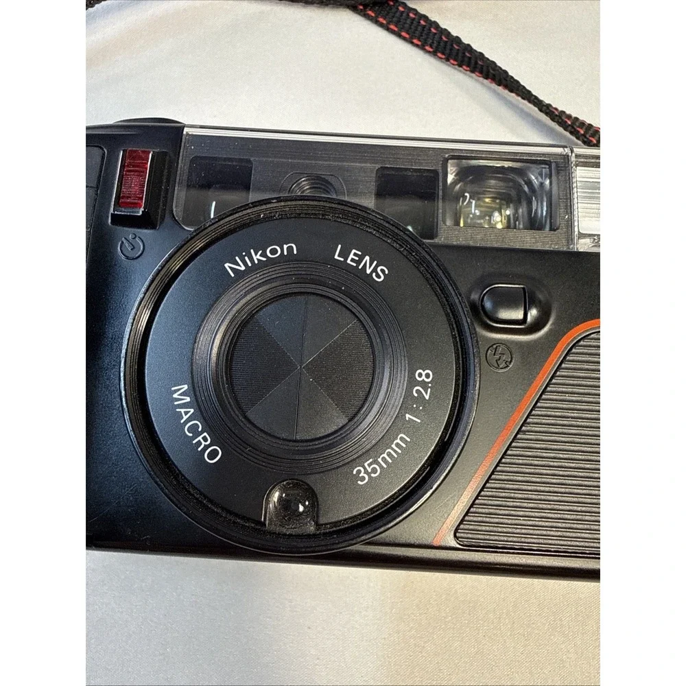 Nikon Camera One Touch 35mm f/2.8 Point & Shoot Film For Parts Or Repair